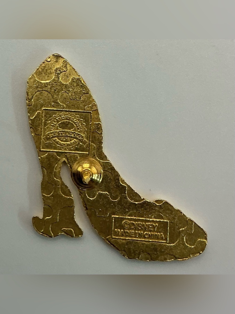 DISNEY PARKS THE LITTLE MERMAID ARIEL HIGH HEEL PIN FROM DESIGNER SHOES SERIES - Picture 2 of 2